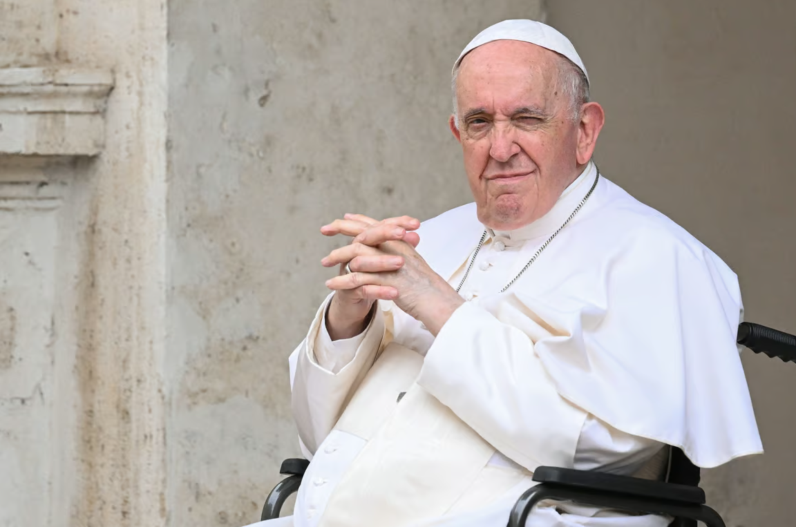 Πάπας Φραγκίσκος: Υποκριτικές οι αντιδράσεις για την ευλογία των ομόφυλων ζευγαριών