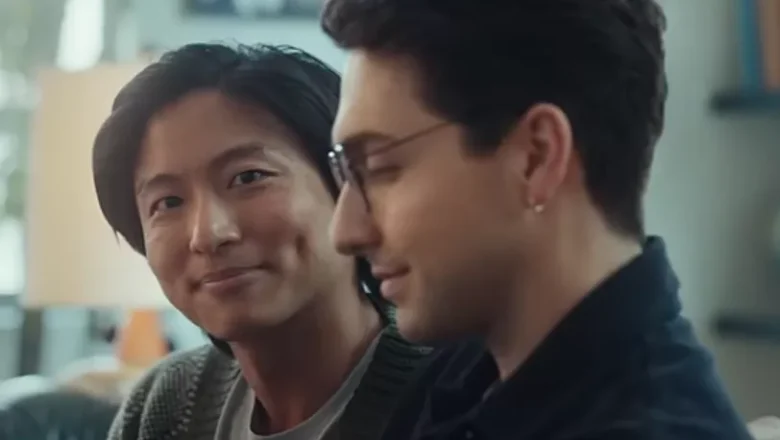 Συντηρητικοί είναι εξοργισμένοι που αυτή η διαφήμιση της Zillow περιλαμβάνει ένα γλυκό γκέι ζευγάρι