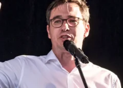 Ο δήμαρχος της Βουδαπέστης υπόσχεται να αψηφήσει την απαγόρευση του Pride στην Ουγγαρία: «Η αγάπη δεν μπορεί να απαγορευτεί»