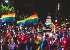 Το FBI συνέλαβε άνδρα που φέρεται να απείλησε να πυροβολήσει κόσμο στην παρέλαση Pride του Τέξας