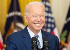 Ο Τζο Μπάιντεν θα λάβει βραβείο για την υπεράσπιση των ΛΟΑΤΚΙ+ πολιτών κατά τη διάρκεια της  προεδρίας του